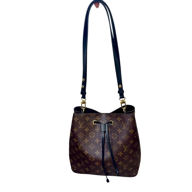 Louis Vuitton Neo Noe Monogram Black<br />
<br />
Code: TX0220<br />
<br />
Dimensions:<br />
Base length: 10.25 in<br />
Height: 10.25 in<br />
Width: 6.75 in<br />
Drop: 22.5 in<br />
<br />
In very good condition. Light wear to the interior.<br />
<br />
Does not come with the original dust bag or box.