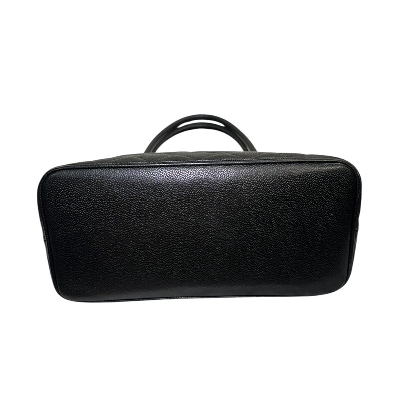 Chanel Medallion Black Tote<br />
<br />
Serial Code:68*****<br />
<br />
Dimensions: 11 L X 10 H inches<br />
<br />
In very good condition. Some minor marks inside the interior.<br />
<br />
Does not come with the original dust bag or box.