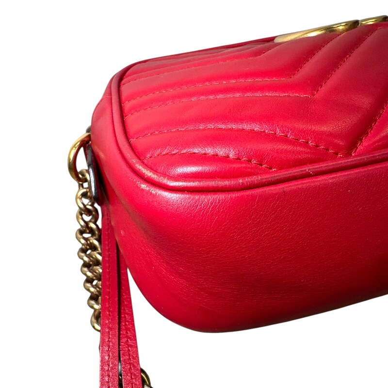 Gucci Marmont Camera Small Handbag<br />
<br />
Code: 447632 204991<br />
<br />
Dimensions:<br />
9.5W x 5H x 3D<br />
<br />
In fair condition. Major staining to the interior. Major scratching to the hardware.<br />
<br />
Does not come with the original dust bag or box.