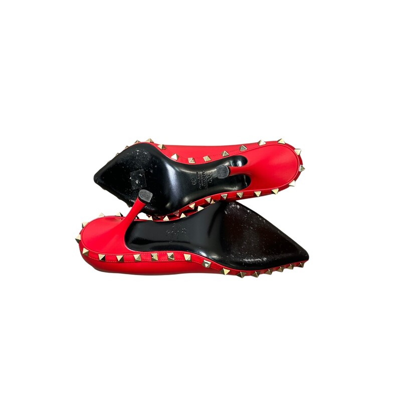 Valentino Rockstud Pumps Red Pointed Toe 100mm<br />
<br />
Size: 38<br />
<br />
Code: VSC HX80<br />
<br />
In very good condition. Light scuffs to the bottom sole and near the toes.<br />
<br />
Does not come with the original dust bag or box.