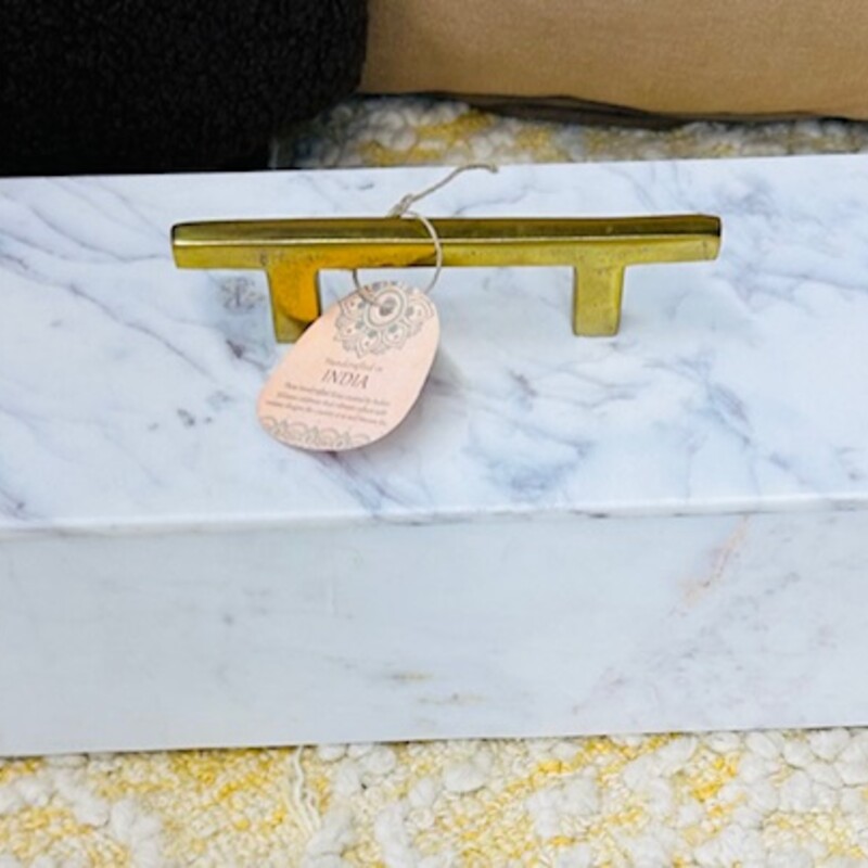 Marble Lidded Rectangular
White Gold
Size: 12x6x4H