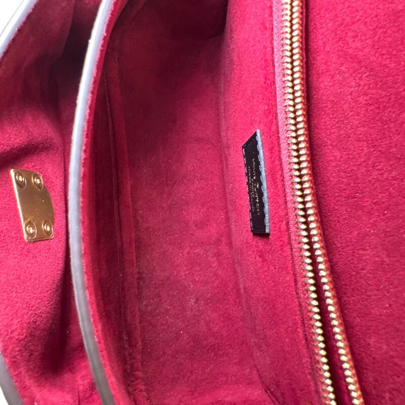 Louis Vuitton Passy Monogram Handbag<br />
<br />
Chipped<br />
<br />
Dimesnions:<br />
Base length: 8.75 in<br />
Height: 7.00 in<br />
Width: 3.00 in<br />
Drop: 10.50 in<br />
Drop: 20.00 in<br />
<br />
In excellent condition.<br />
<br />
Comes with the original dust bag and box.