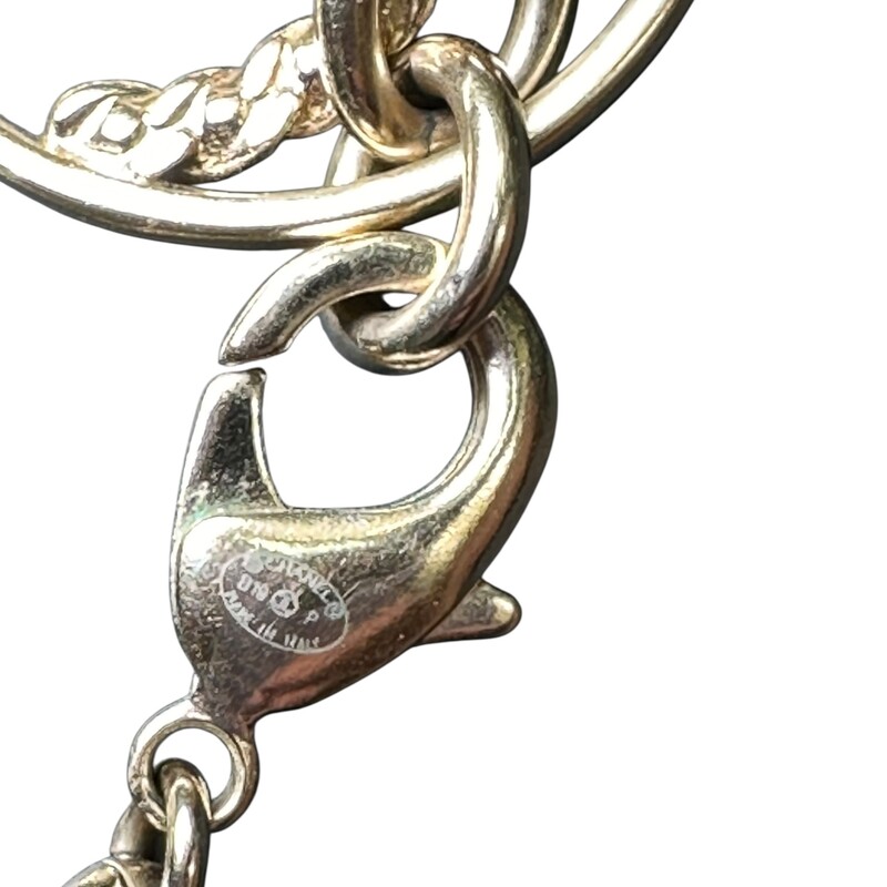 Chanel Crystal Logo Metal Strass Necklace

B19 P

In excellent condition.

Comes with the original dust cover and box.