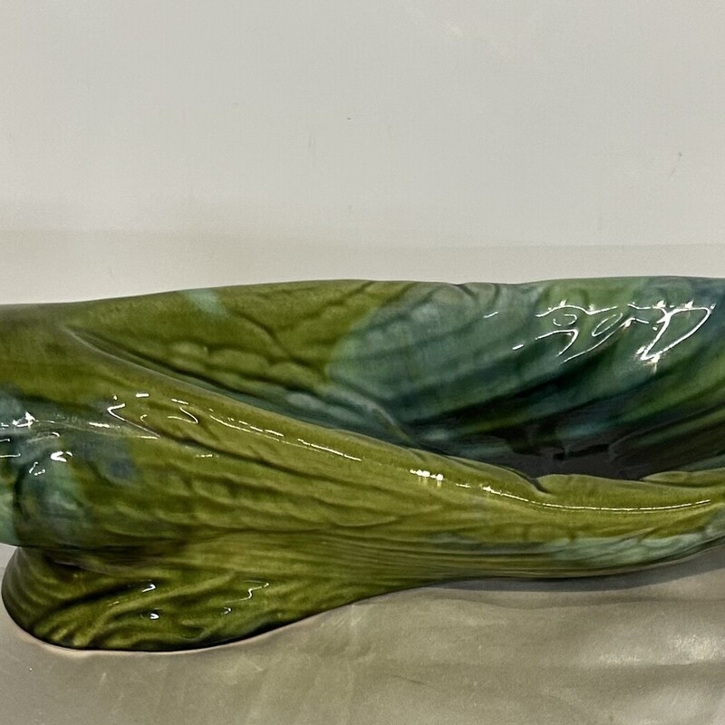 Peacock Dish
Green
Size: 15 x 7.5 H