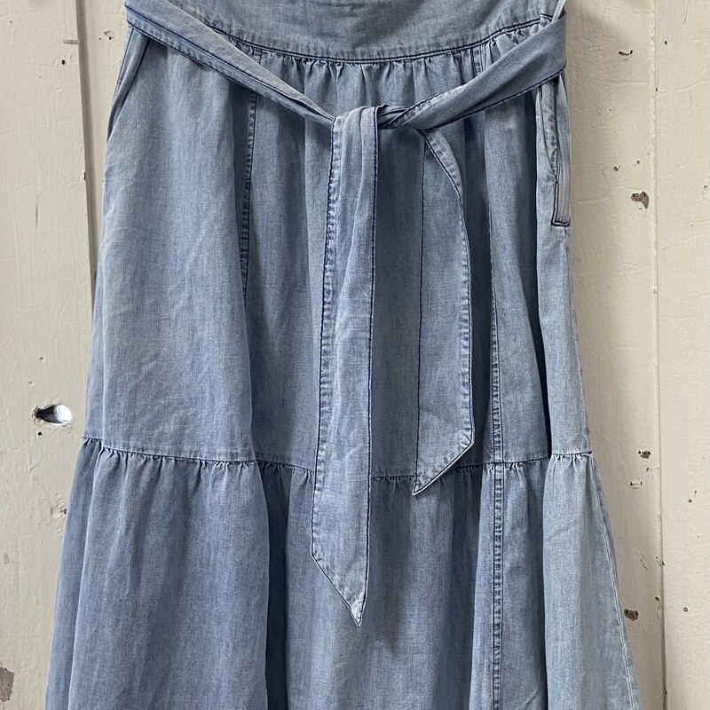 Chamb Tier Ruf Tie Skirt<br />
Chambray<br />
Size: L R $148