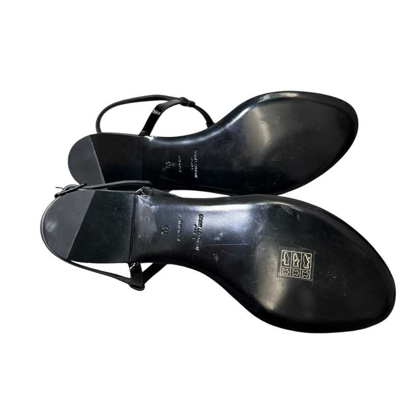 Cassandra YSL Strass Medallion Flat  Sequin Sandals<br />
<br />
Style Code:SL 716411<br />
<br />
In very good condition.Minor marks on the bottom of the shoes. Slight kink in the straps .<br />
<br />
Does not comes with the original dust bag or  box.
