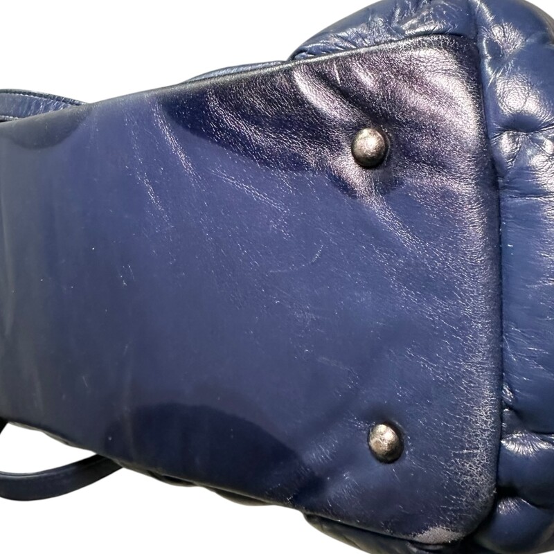 Chanel Chesterfield Quilted Leather GST XL Tote<br />
<br />
Serial Code:234****<br />
<br />
Dimensions:18 L X 13 H inches<br />
<br />
In good condition. Some marks on the bottom of the bag and corner wear.<br />
<br />
Does not come with the original dust bag and and box.