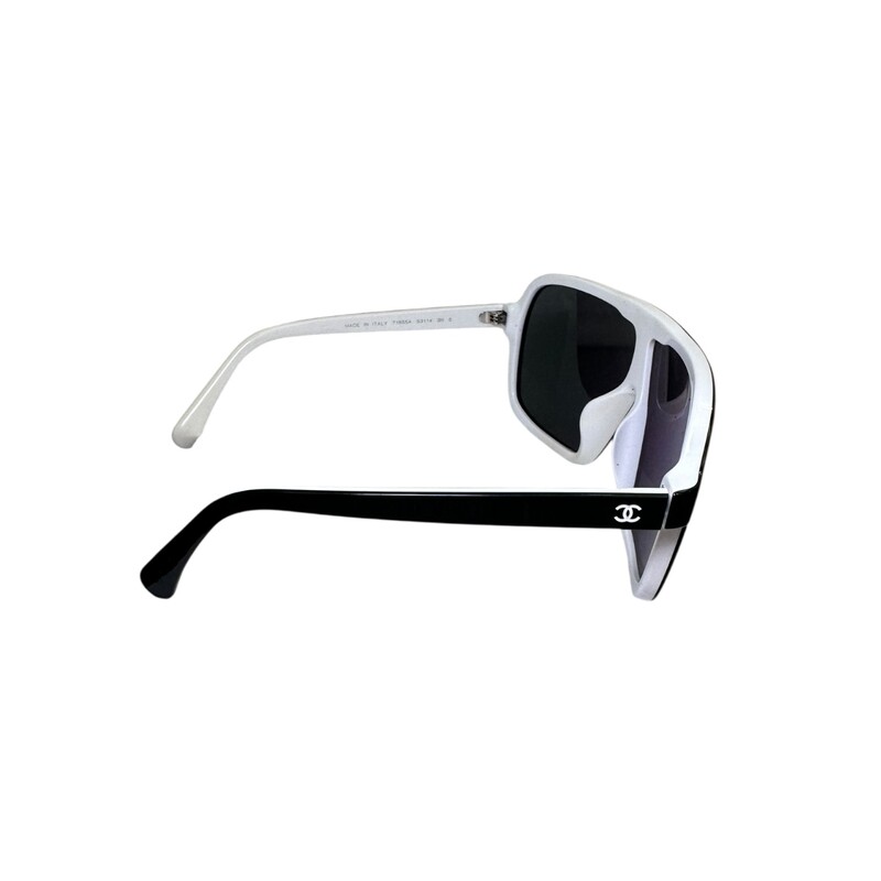 Chanel Shield 71655A Black Sunglasses<br />
<br />
Code: 71655A<br />
<br />
In fair/good condition. Significant scratching to the lens.<br />
<br />
Does not come with the original dust bag or box.
