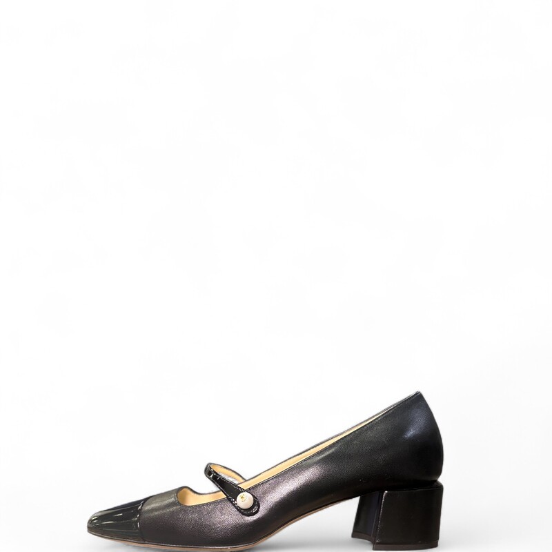 Jimmy Choo Elisa 45 Black Shoes

Size: 37

In very good condition. Light stuffs throughout the shoes.

Does not come with the original dust bag or box.