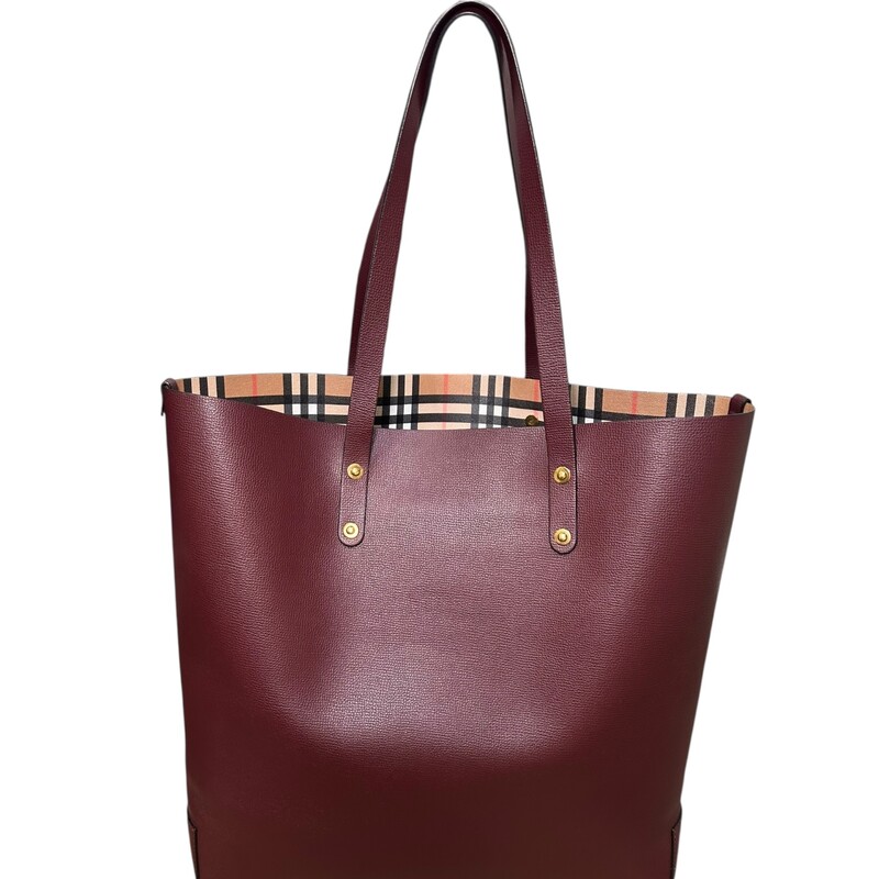 Burberry Horse Crest Leather X Large Tote<br />
<br />
Dimensions:16 L x 16.5 H inches.<br />
<br />
In very good condition. Some interior marks.<br />
<br />
<br />
Comes with the original dust bag. No box