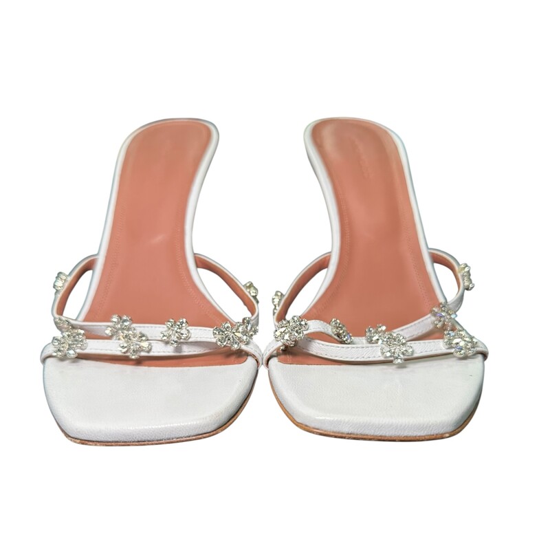 Amina Muaddi Lily Crystal White Heels<br />
<br />
Size: 40<br />
<br />
In very good condition. Light scuffs to the leather.<br />
<br />
Does not come with the original dust bag or box.