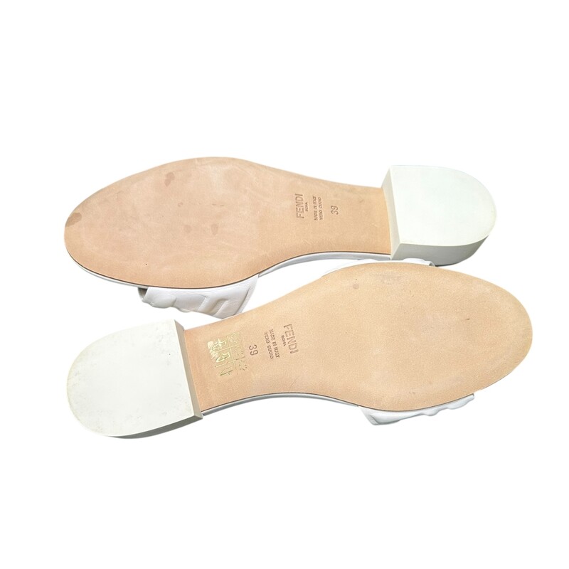 Fendi FF Embossed Mules White Leather<br />
<br />
Size: 39<br />
<br />
In excellent condition.<br />
<br />
Comes with the original dust bag and box.