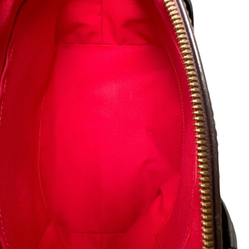 Louis Vuitton Westmister GM Ebene<br />
<br />
Code: DR5103<br />
<br />
Dimenisons:<br />
Base length: 12 in<br />
Height: 10.5 in<br />
Width: 6.5 in<br />
Drop: 8.5 in<br />
<br />
In very good condition. Light wear to the corners.<br />
<br />
Does not come with the original dust bag or box.