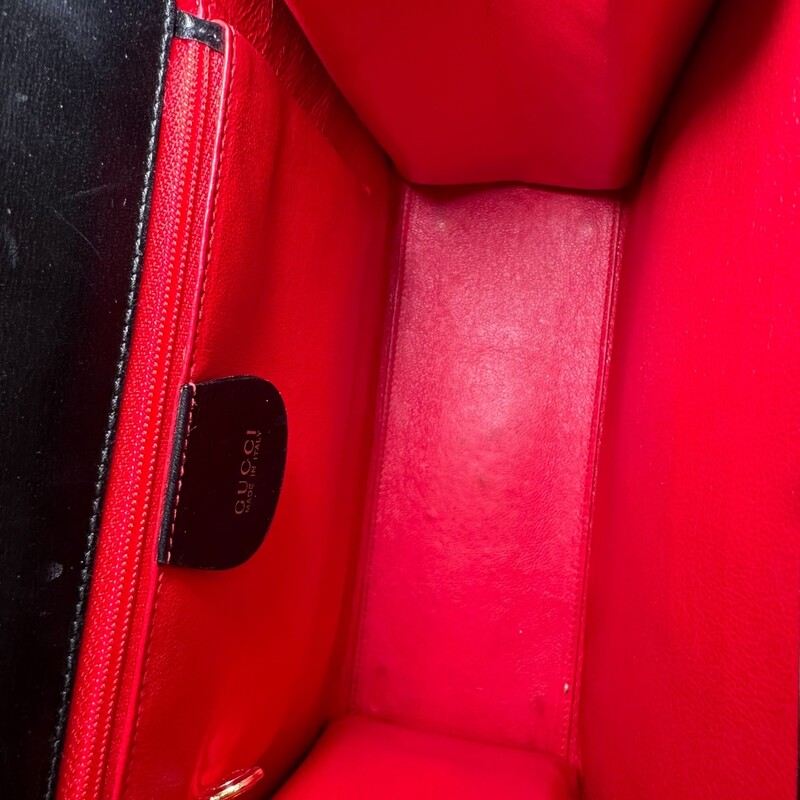 Gucci Lady Lock Top Handle Black Handbag<br />
<br />
Code:<br />
260258<br />
<br />
Dimensions:<br />
9.4in W x 7.9in x 3.5inD<br />
<br />
In very good vintage condition. Light marks in the interior and throughout the bag.<br />
<br />
Does not come with the original dust bag or box.
