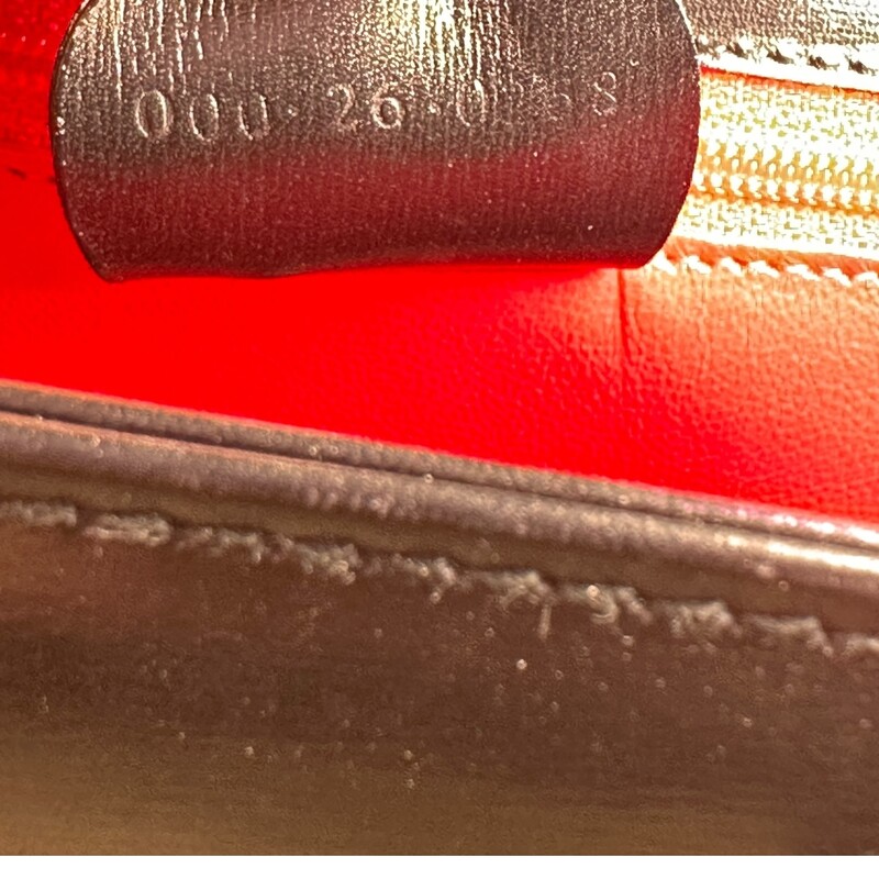 Gucci Lady Lock Top Handle Black Handbag<br />
<br />
Code:<br />
260258<br />
<br />
Dimensions:<br />
9.4in W x 7.9in x 3.5inD<br />
<br />
In very good vintage condition. Light marks in the interior and throughout the bag.<br />
<br />
Does not come with the original dust bag or box.