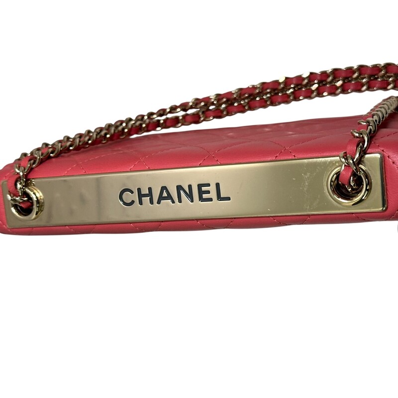 Chanel Trendy CC Wallet on Chain Coral<br />
<br />
Code: 2428****<br />
<br />
Dimensions:<br />
Base length: 7.5 in<br />
Height: 4.75 in<br />
Width: 1.75 in<br />
Drop: 25 in<br />
<br />
In very good condition. Light imprinting to the back of the leather from the chain.<br />
<br />
Comes with the original dust bag. Nox box.