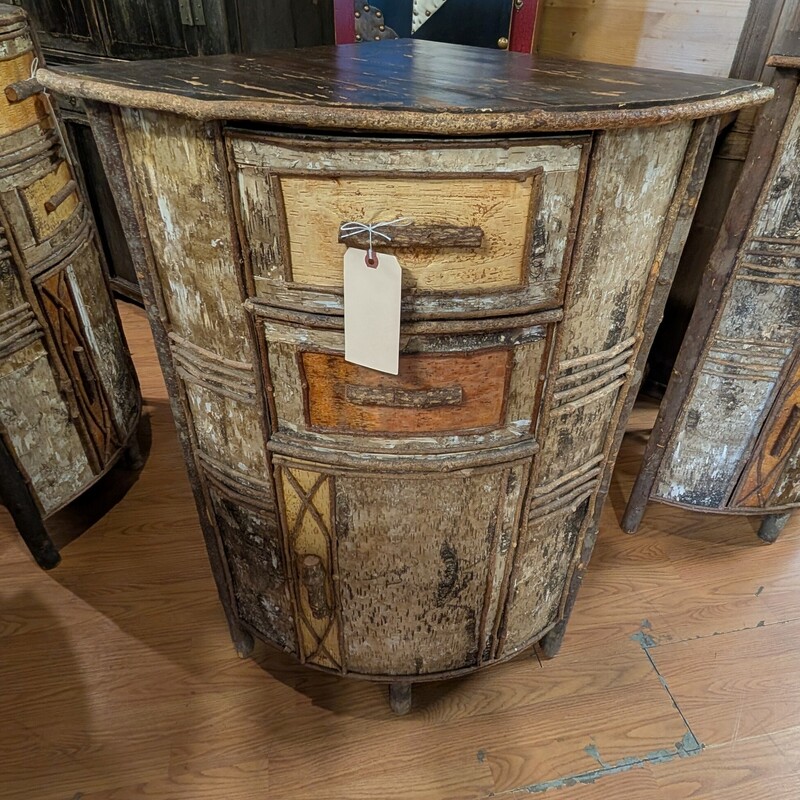 Twig & Bark Corner W/Door