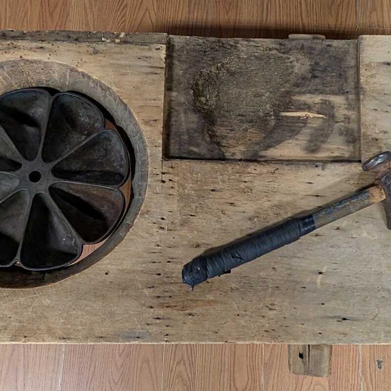 Cobblers Bench Nail Sorter, Hammer, Antique<br />
34 x 19 x 13h
