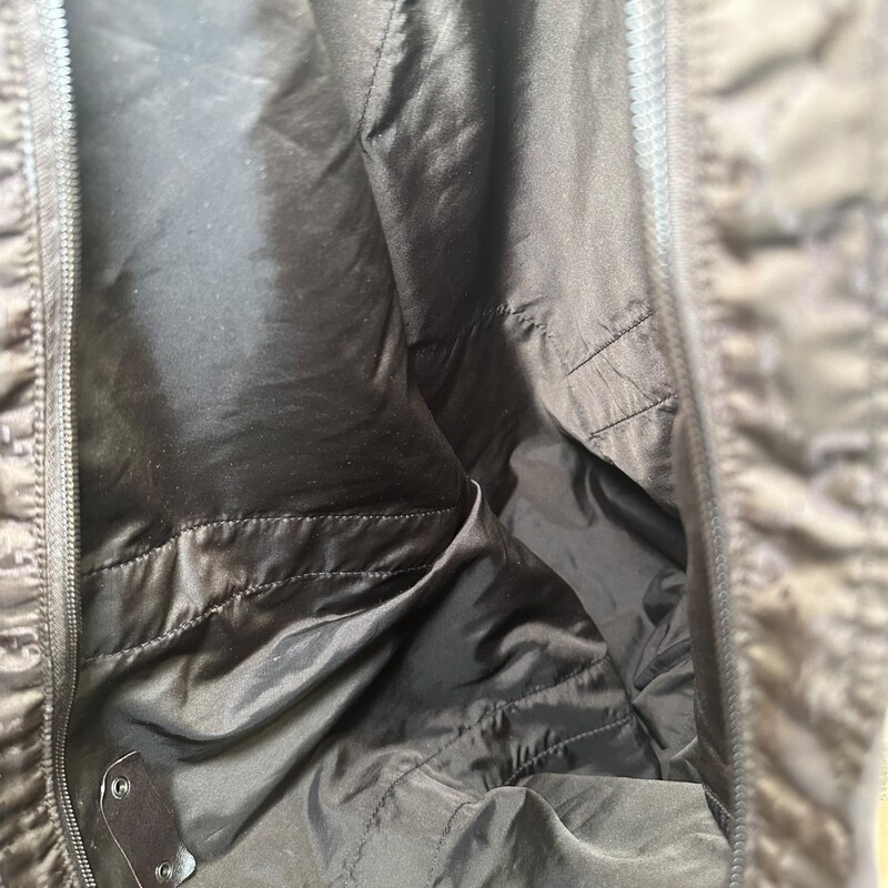 Gucci Nylon Guccissima Tote Dark Brown Large<br />
<br />
Date Code 233094 491403<br />
<br />
Dimensions:<br />
W 24in x H15in<br />
<br />
In very good condition. Comes with small detachable pouch.<br />
<br />
Come with the original dust bag. No box.