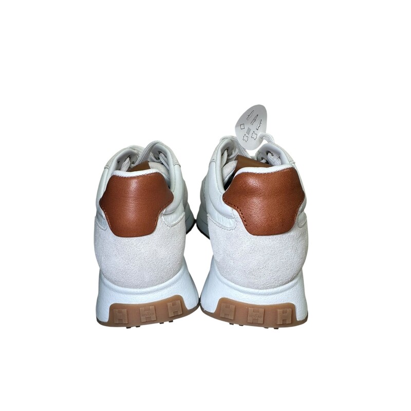 Hogan H White Blue High Top<br />
<br />
Size 38.5<br />
<br />
In excellent condition. Like new<br />
<br />
Does not come with the original dust bag or box.