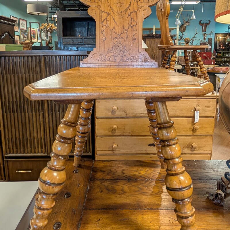 Victorian Hall Chair Oak, Lady Liberty
18 x 19 x 39h