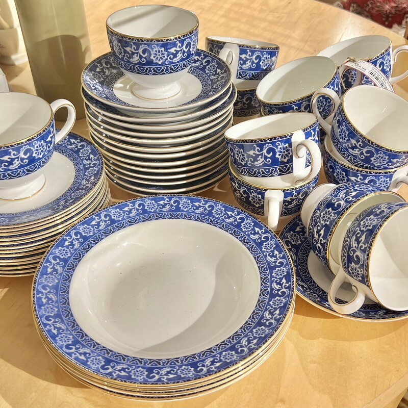 Dish Set Wedgewood Misc, Blue & White,
Size: 45 Pieces
