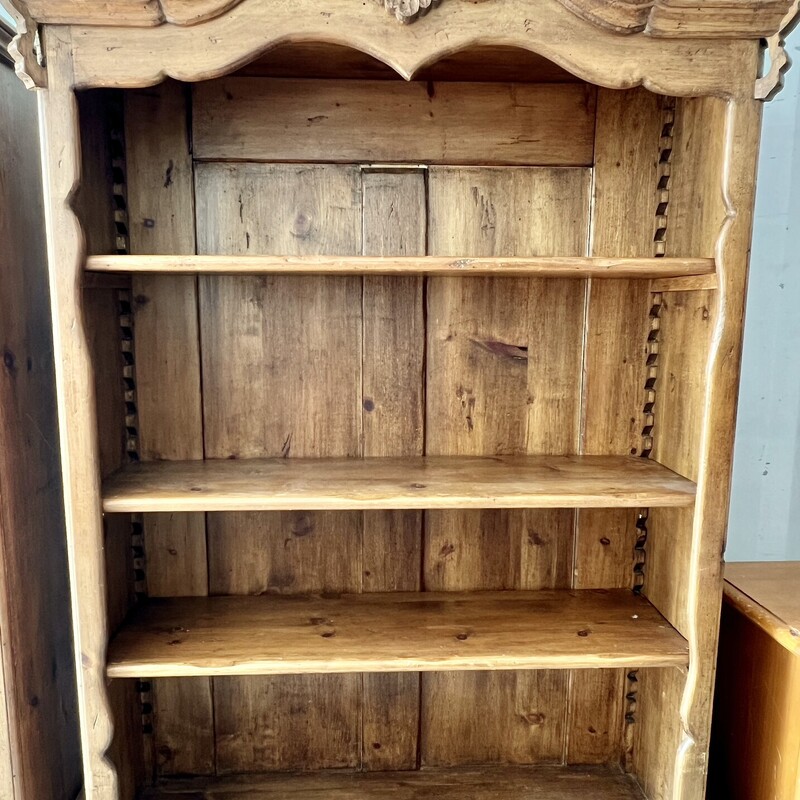 Bookcase Carved 3 Shelves, Wood, Size: 50x17x78

Matching bookcase available.