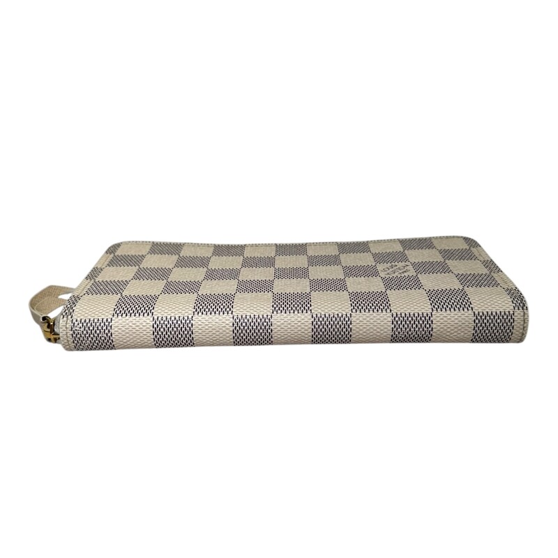 Louis Vuitton Clemence Damier Azur<br />
<br />
Date Code: GI4116<br />
<br />
Dimensions:<br />
7.9 x 3.5 x 0.8 inches<br />
(Length x Height x Width)<br />
<br />
In very good condition. Light wear on the zipper and around the edge.<br />
<br />
Comes with the original dust bag. No box.