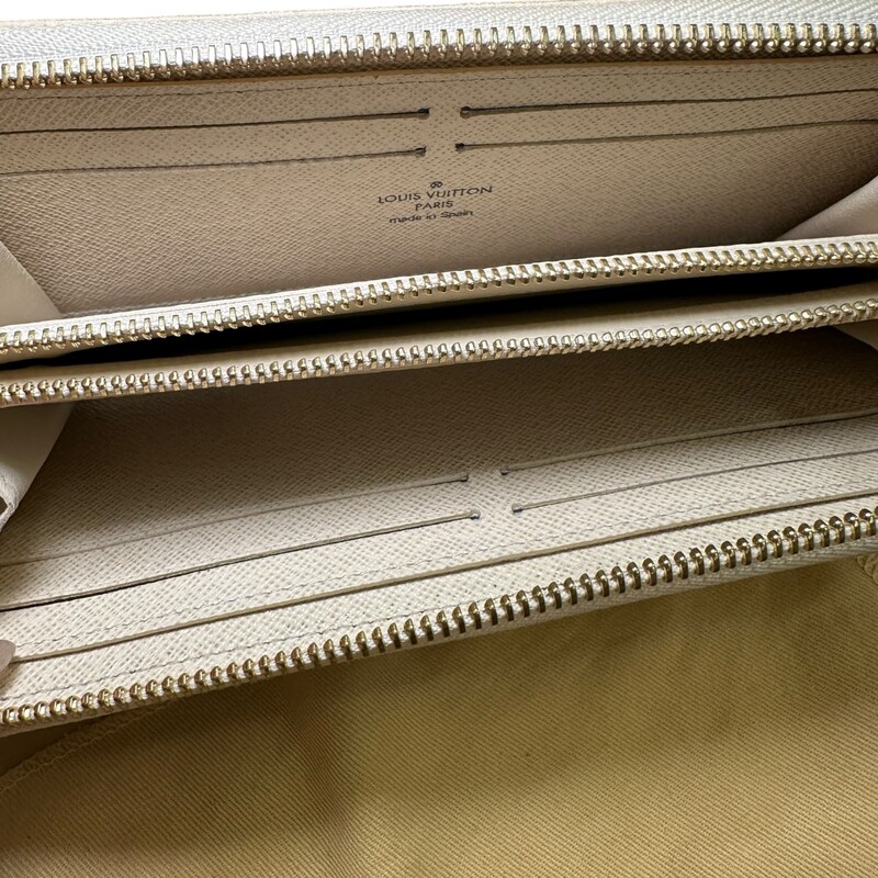 Louis Vuitton Clemence Damier Azur<br />
<br />
Date Code: GI4116<br />
<br />
Dimensions:<br />
7.9 x 3.5 x 0.8 inches<br />
(Length x Height x Width)<br />
<br />
In very good condition. Light wear on the zipper and around the edge.<br />
<br />
Comes with the original dust bag. No box.