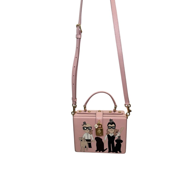 D&G DG Family Light Pink Trunk Box

Dimensions:
H 6in x W 7.75in

In very good condition. Light scratching to the hardware.

Does not come with the original dust bag or box.