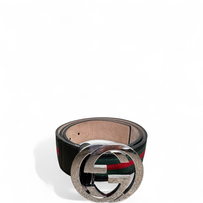 Gucci Interlocking Belt Red Green

Size 90

Codes: 114984 117AR

In good condition. Significant scratching to the belt buckle.

Does not come with the original dust bag or box.