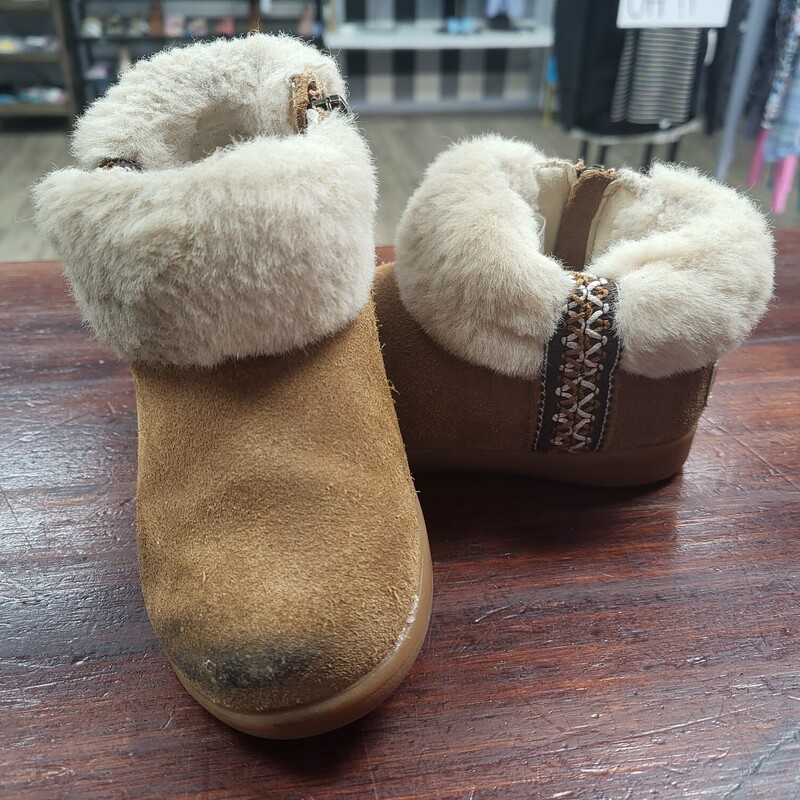 8 Brown Fur Boots