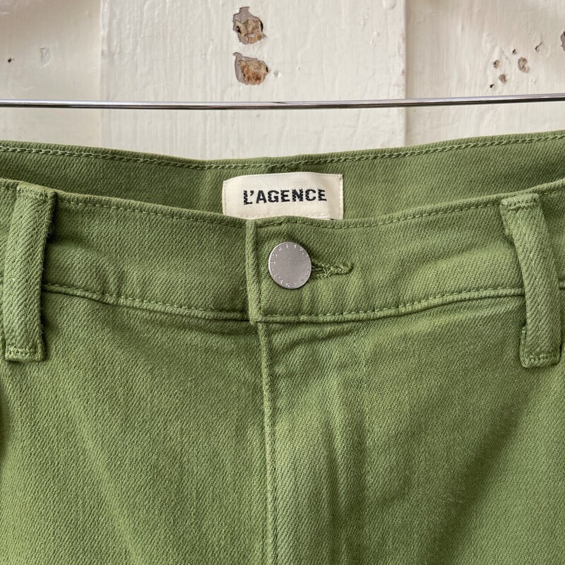NWT Olive Raw Hem Pant<br />
Olive<br />
Size: 10 R$179