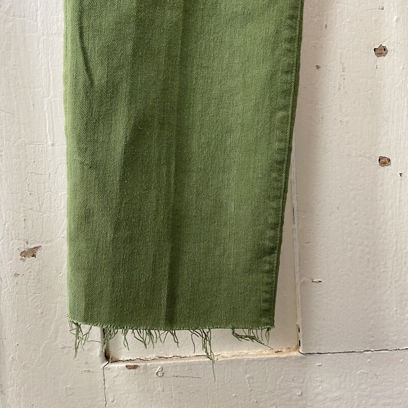NWT Olive Raw Hem Pant<br />
Olive<br />
Size: 10 R$179