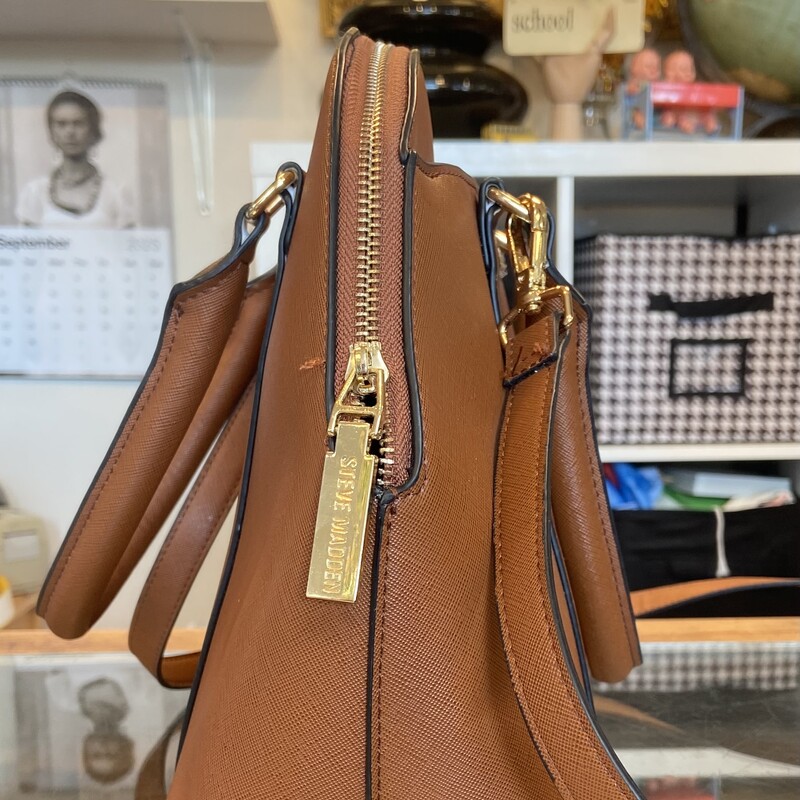 Brw Faux Leather Purse<br />
Brown<br />
Size: R $89