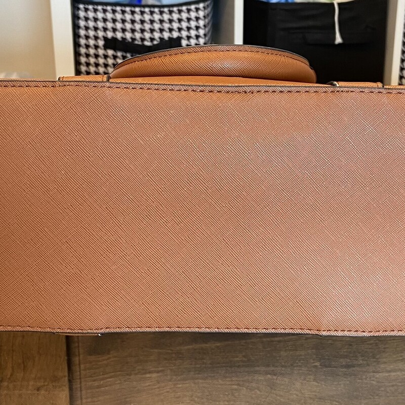 Brw Faux Leather Purse<br />
Brown<br />
Size: R $89