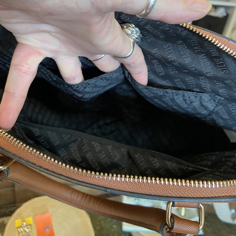 Brw Faux Leather Purse<br />
Brown<br />
Size: R $89