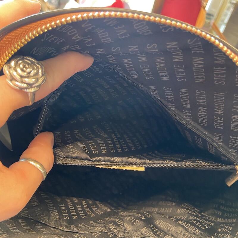 Brw Faux Leather Purse<br />
Brown<br />
Size: R $89