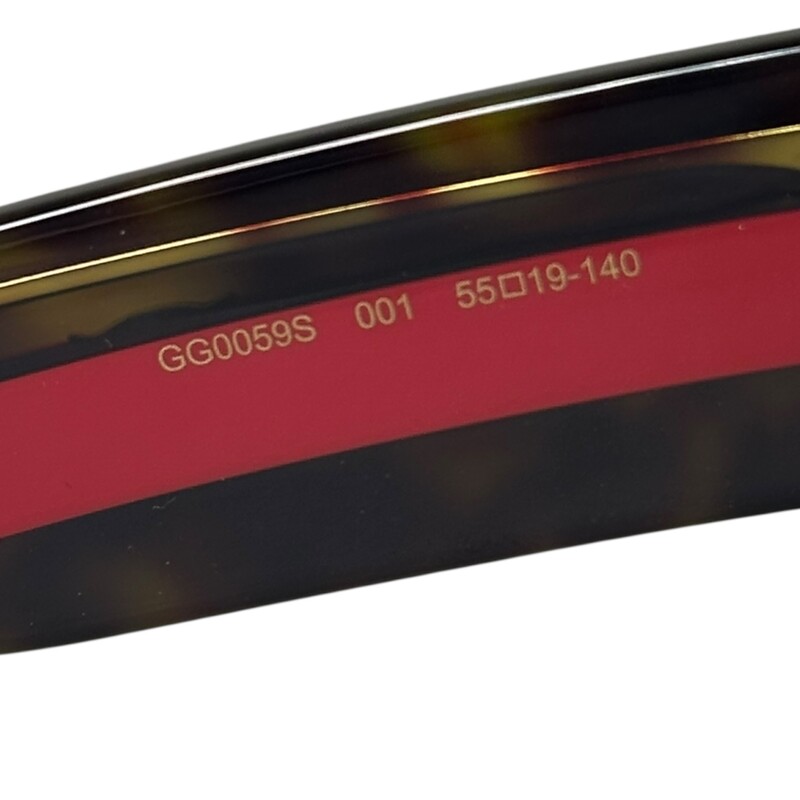 Gucci GG0059S Tortise Sunglasses

In excellent condition. Light marks to the lens.

Comes with the original slip case and case.