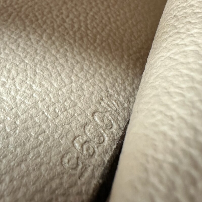 Louis Vuitton Sac Plat Monogram Tote<br />
<br />
Date  Code:MI0095<br />
<br />
Dimensions:14 W x 14.5 H x 3.5 D inches<br />
<br />
In excellent condition. Like new.<br />
<br />
Does not come with the original dust abg or obox.