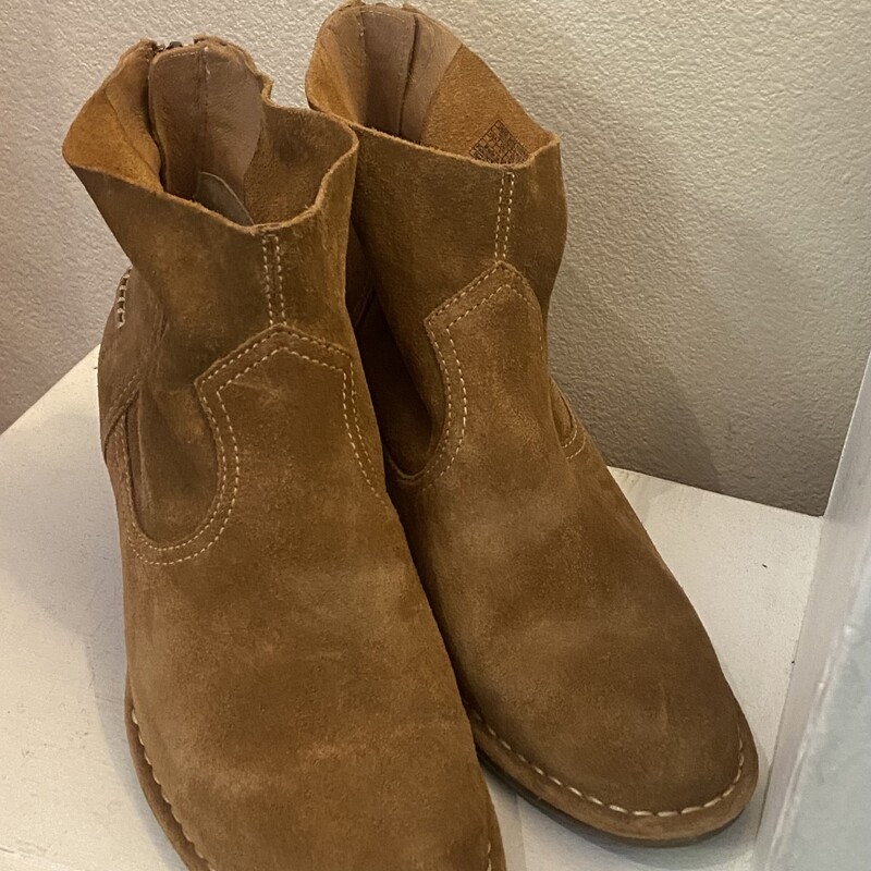 Camel Suede Ankle Boot<br />
Camel<br />
Size: 7 R $150