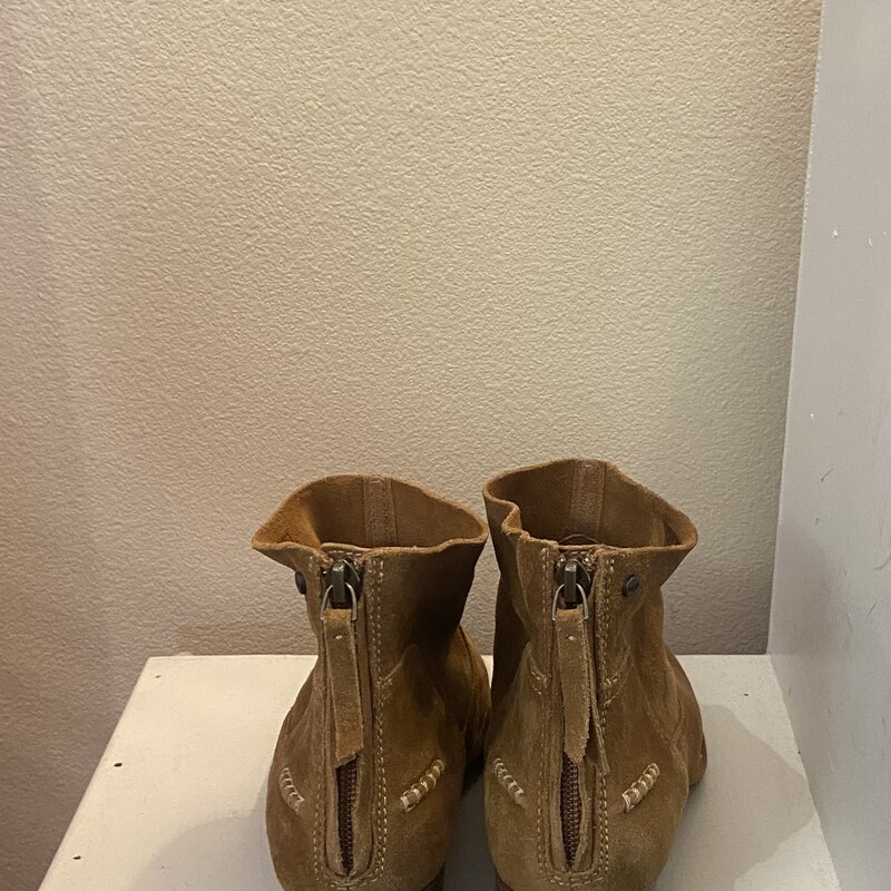 Camel Suede Ankle Boot<br />
Camel<br />
Size: 7 R $150