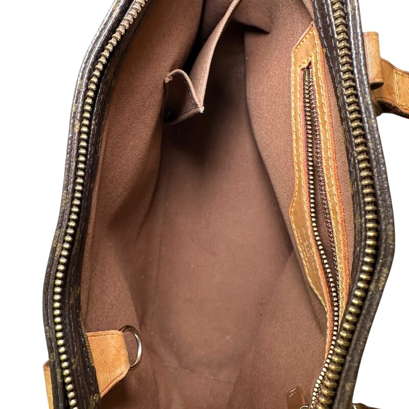 Louis Vuitton Cabas Piano Monogram<br />
<br />
Date Code: SD1024<br />
<br />
Dimenions:<br />
Base length: 11 in<br />
Height: 9.5 in<br />
Width: 4.75 in<br />
Drop: 8.5 in<br />
<br />
In good condition. Wear to the bottom of teh handbag.<br />
<br />
Does not come with the original dust bag or box.