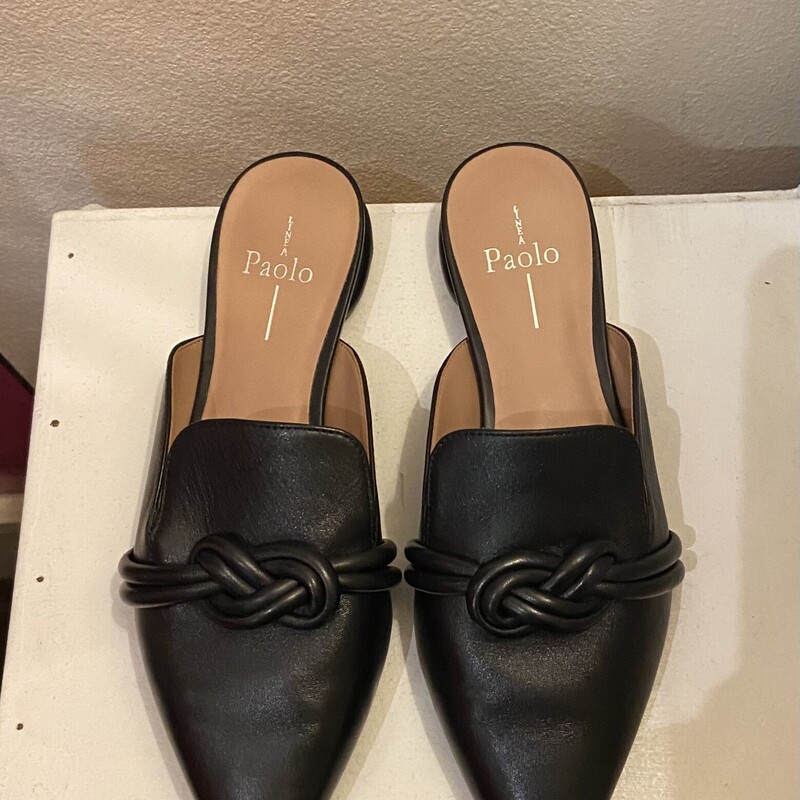 Blk Lther Knot Mule<br />
Black<br />
Size: 8 R $120