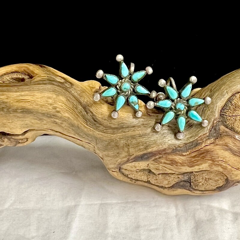Screwback Turquoise flower earrings