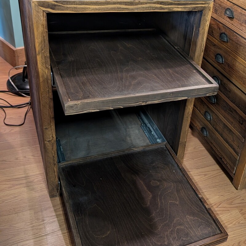 RH Printmakers File Print, Rustic, 2 Slide out Shelf
23 x 17 x 31h