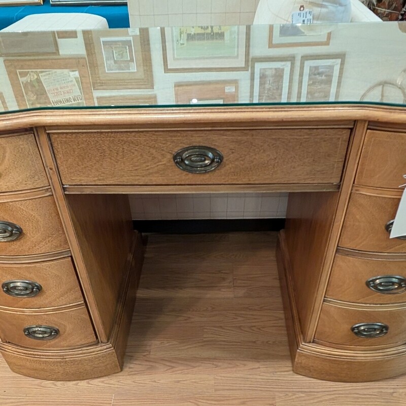 Vintage Bassett Writing, GlassTop, 8 Drawer
46 x 23 x 30h