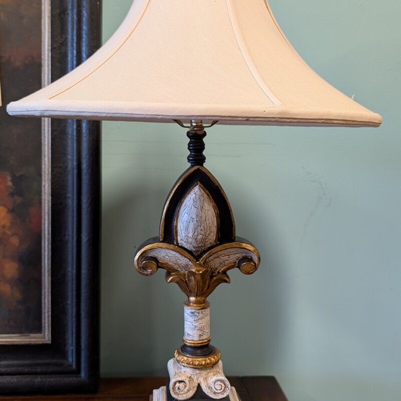 Fleur De Lis Table Lamp, PAIR
Black, White and Gold
16 x 27h