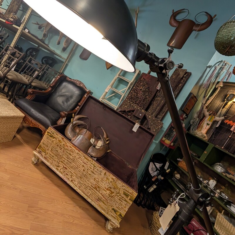 Thomas OBrien Floor Lamp, Tripod, Adjusts
48w ish x 60h ish