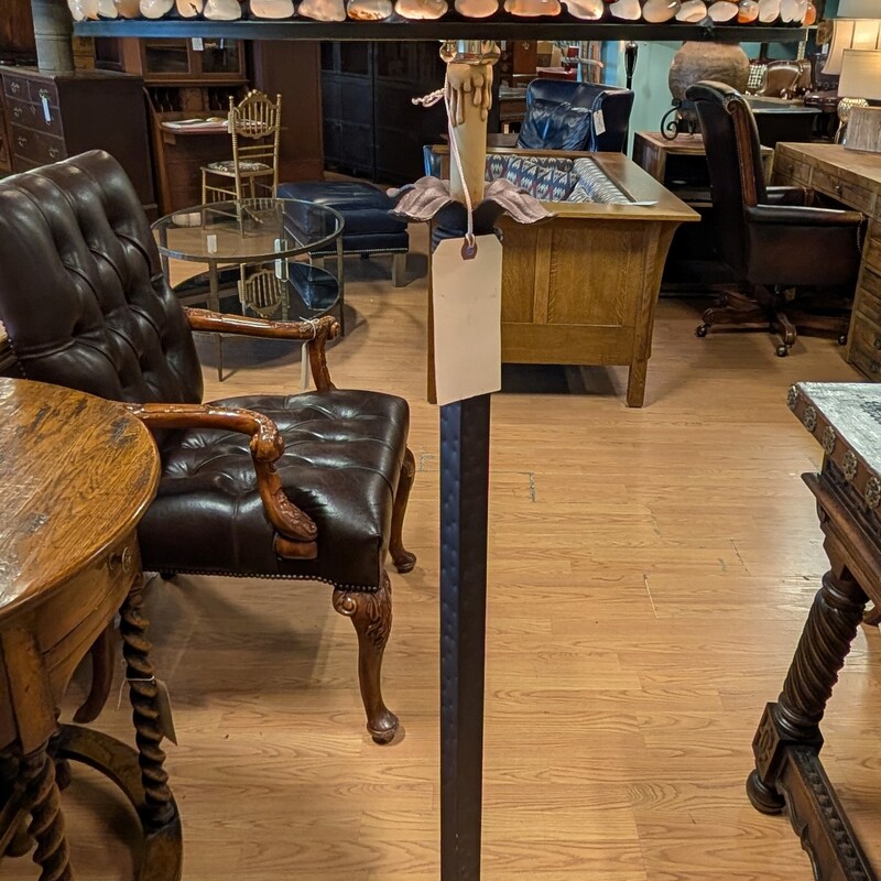 Quoizel Agate Floor Lamp, Tiffany Style
18w x 60h